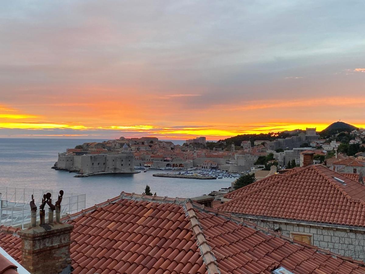 Sunset Over The Dubrovnik'S Old Town Dış mekan fotoğraf